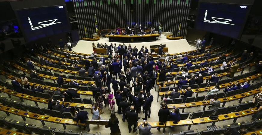 Reforma do IR: mesmo sem apresentação de texto definitivo, proposta pode ser votada amanhã na Câmara